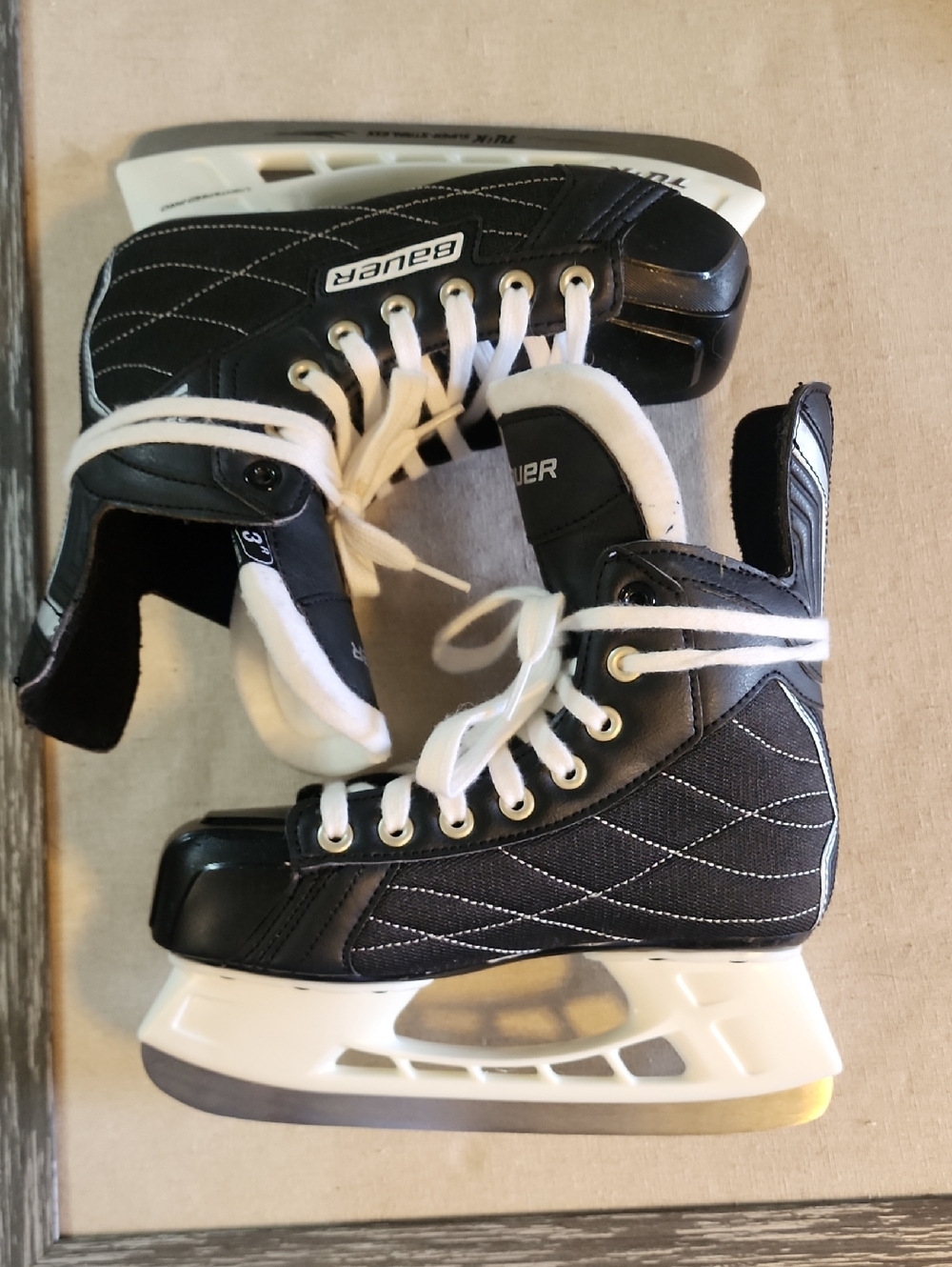 Bauer Black and White kids Ice Hockey Skates
